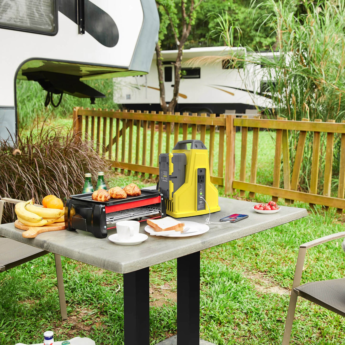 300W 40V Battery Power Inverter with 2x 4.0Ah Battery and Charger DB9801B PowerSmart